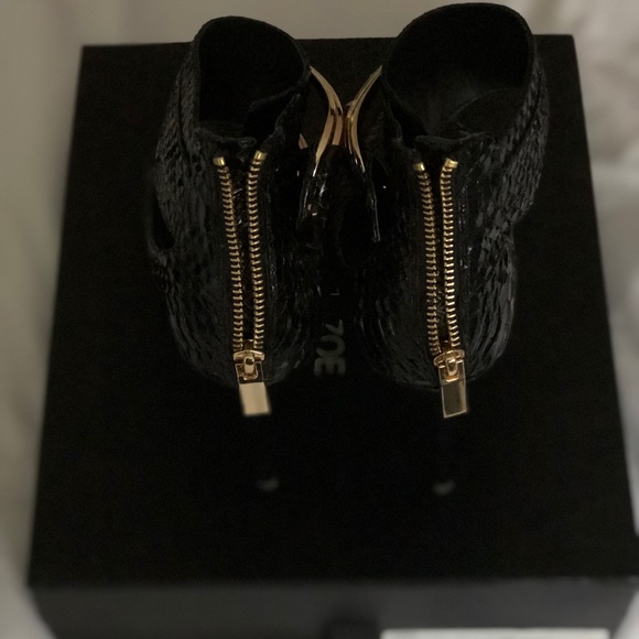 Rachel Zoe Pump - Picture 4 of 8